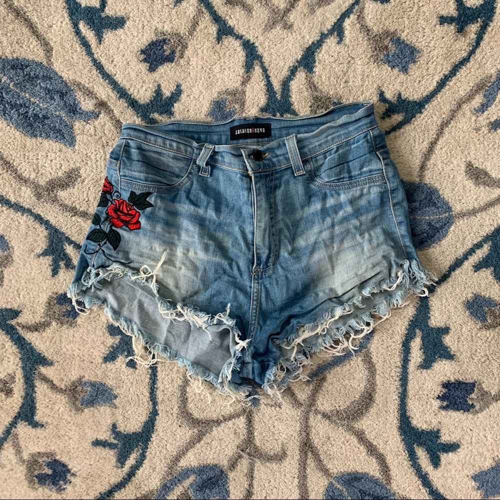 Fashion nova cutoff rose shorts